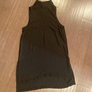 High neck, sleeveless top